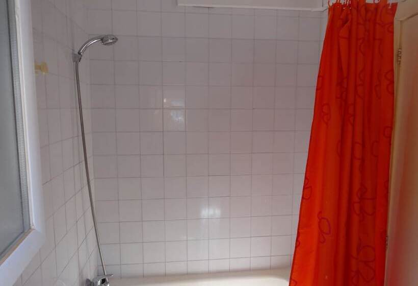 فندق Hostal Amistad