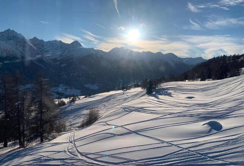 فندق Bellaval Scuol