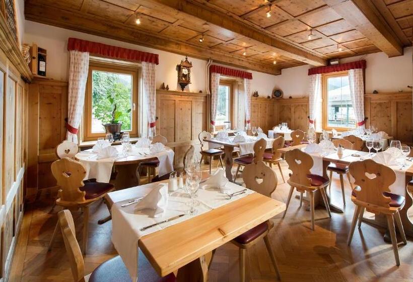 فندق Bellaval Scuol