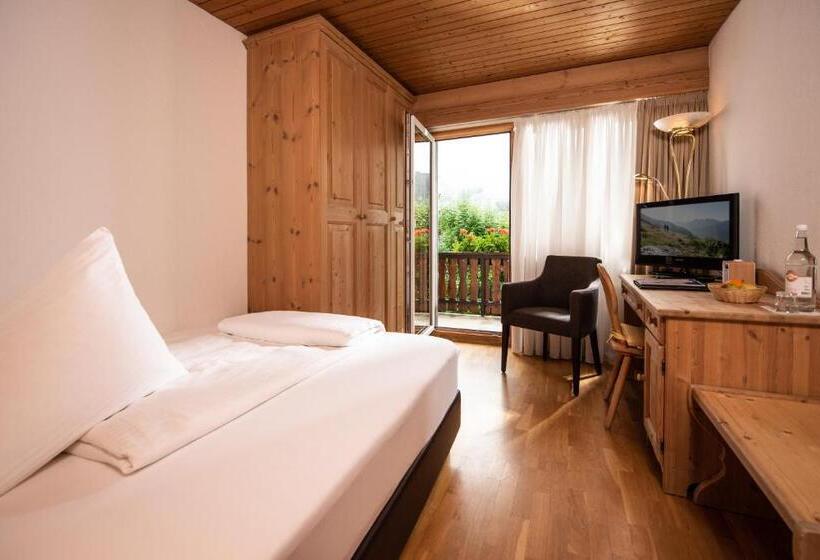 فندق Bellaval Scuol