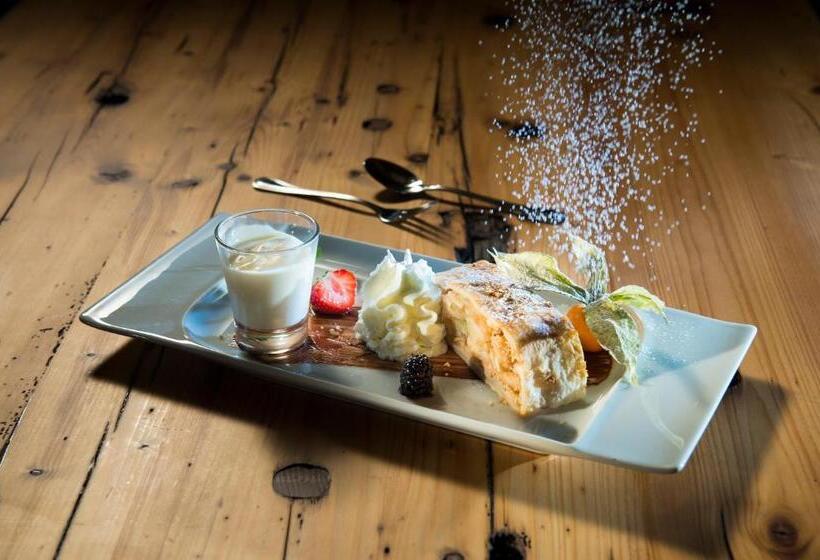 فندق Bellaval Scuol