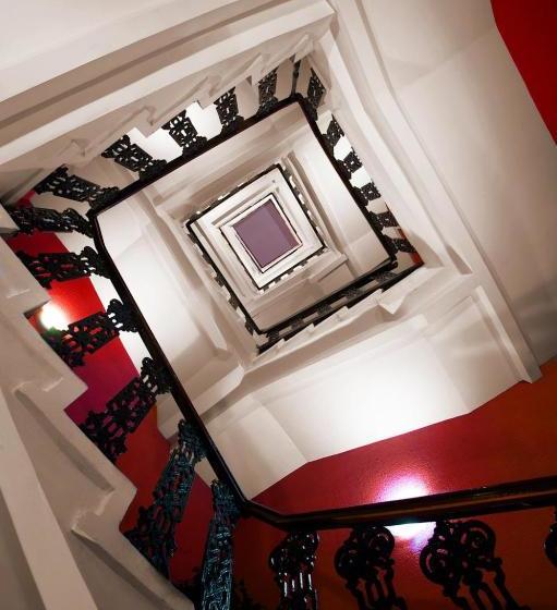 فندق Central Inn