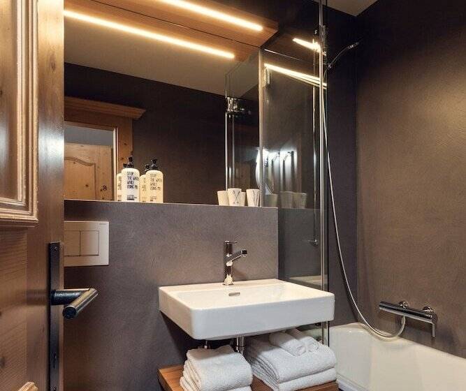 בית מלון כפרי Conrad's Mountain Lodge