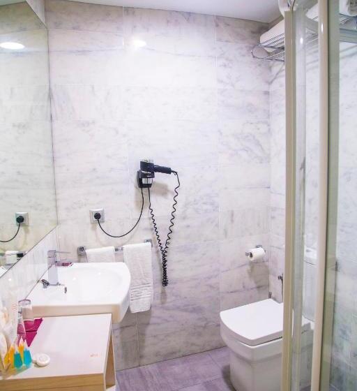 هتل Cordoba Carpe Diem