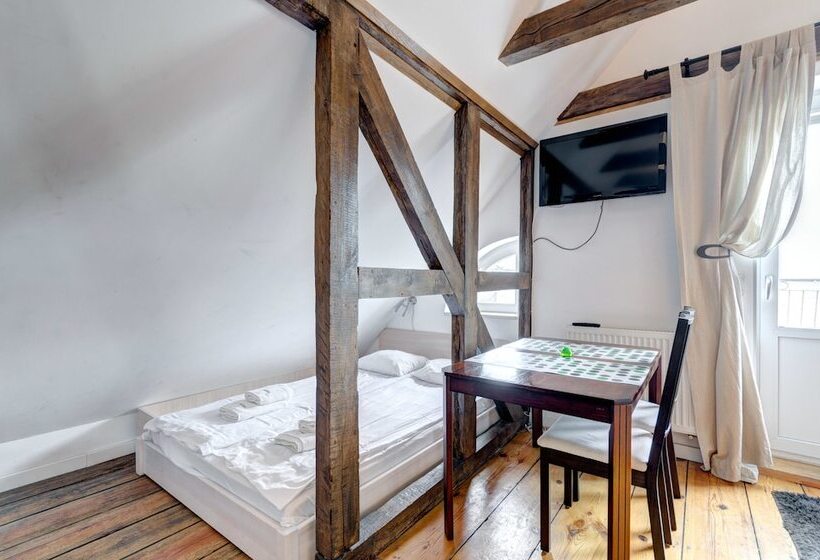 هتل Dom & House   Apartments Port Monte Cassino