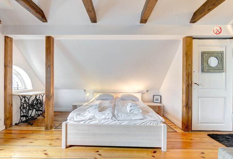 هتل Dom & House   Apartments Port Monte Cassino