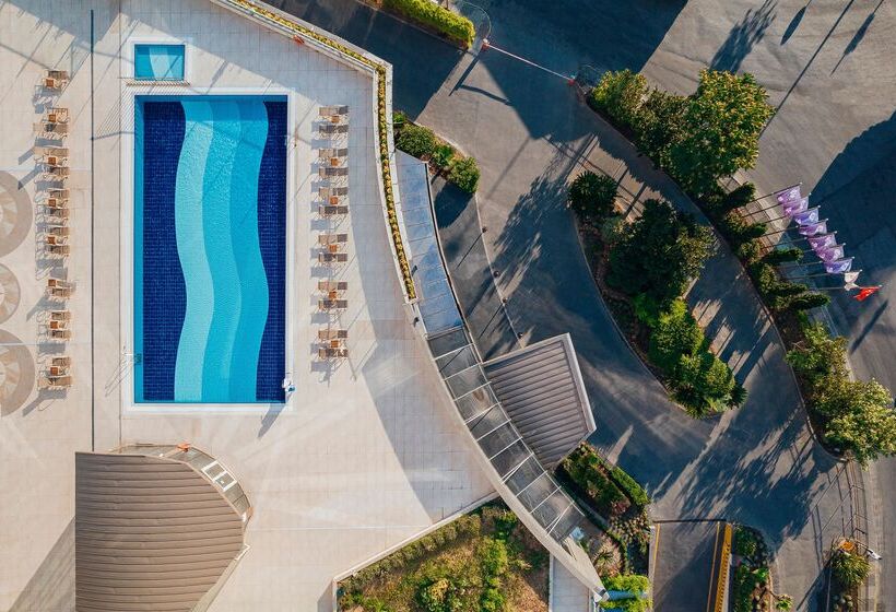 ホテル Selectum City Ataşehir