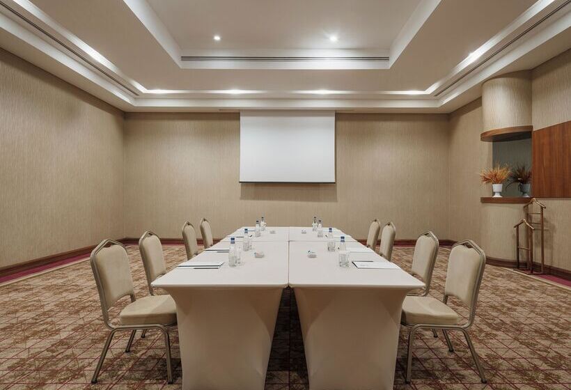 ホテル Selectum City Ataşehir