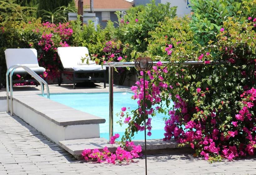 Dysart Boutique Hotel Solar Power