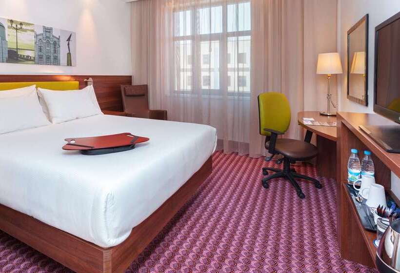 هتل Hampton By Hilton Samara