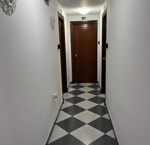 Отель Hostal Restaurante La Giralda