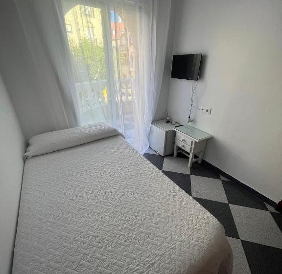 Отель Hostal Restaurante La Giralda