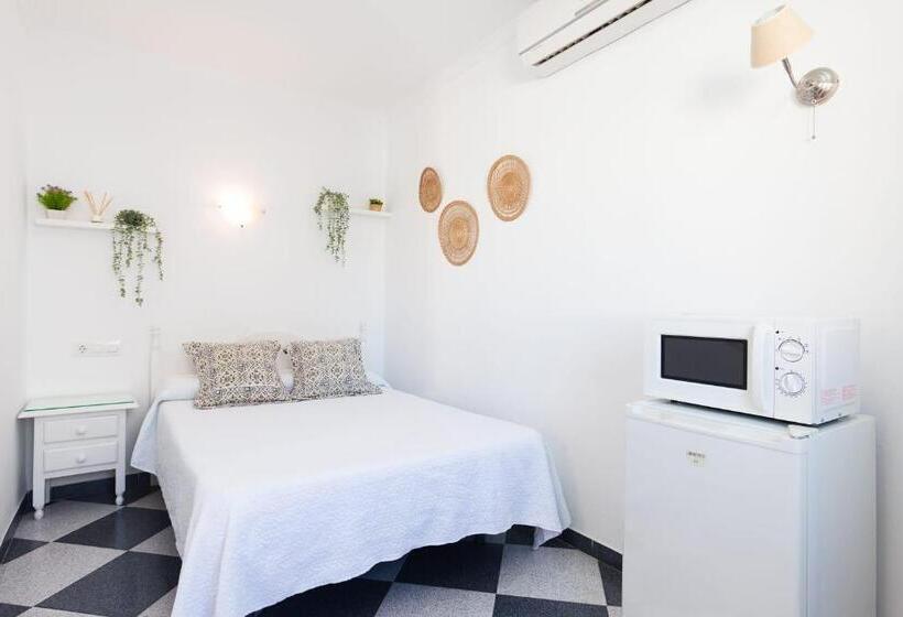 Отель Hostal Restaurante La Giralda