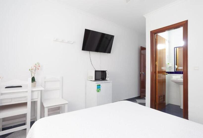 Отель Hostal Restaurante La Giralda