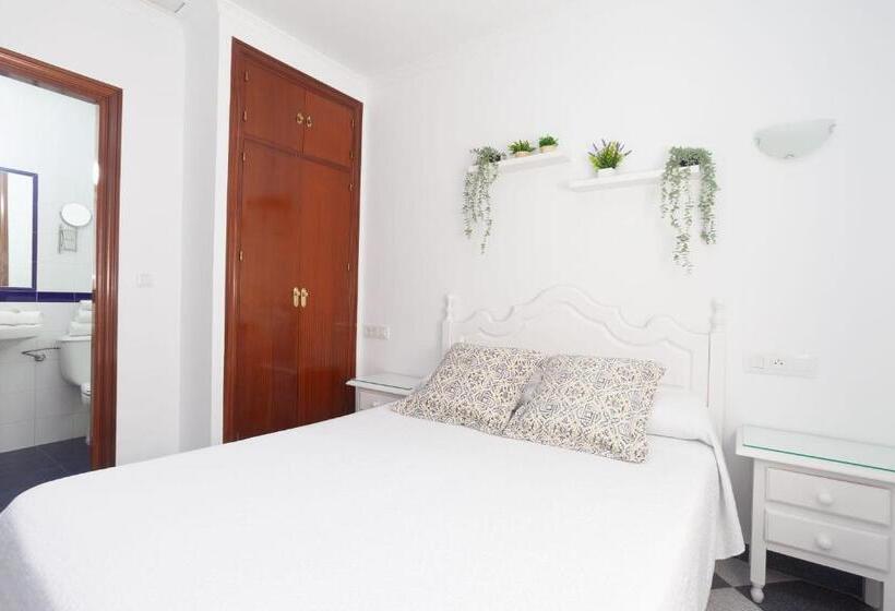 Отель Hostal Restaurante La Giralda