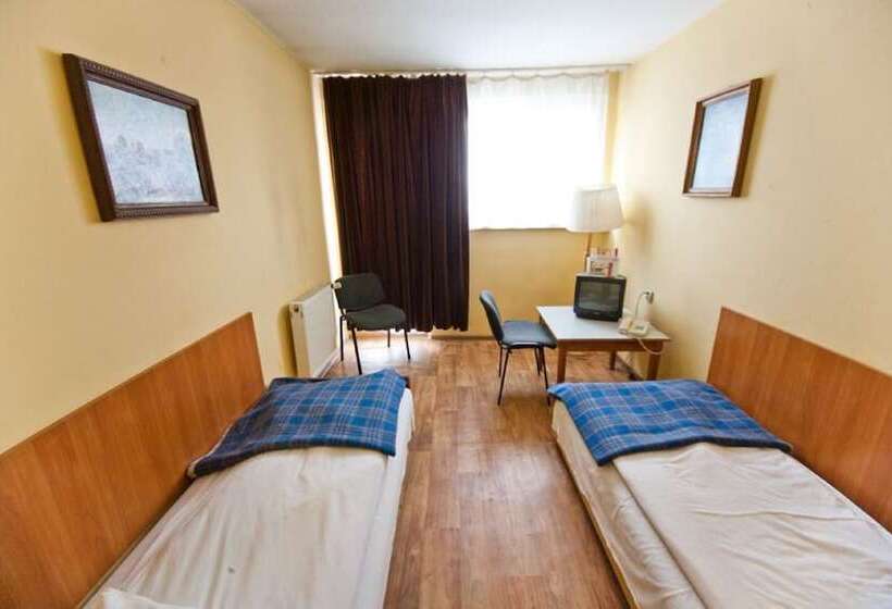 هتل Hostel Malinowski City