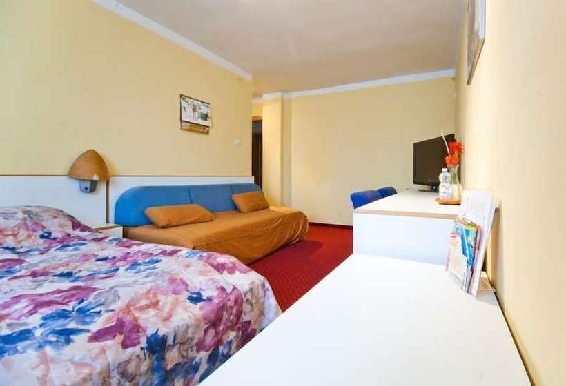 هتل Hostel Malinowski City