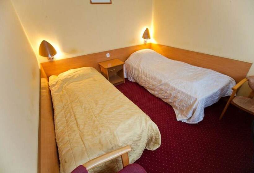 هتل Hostel Malinowski City