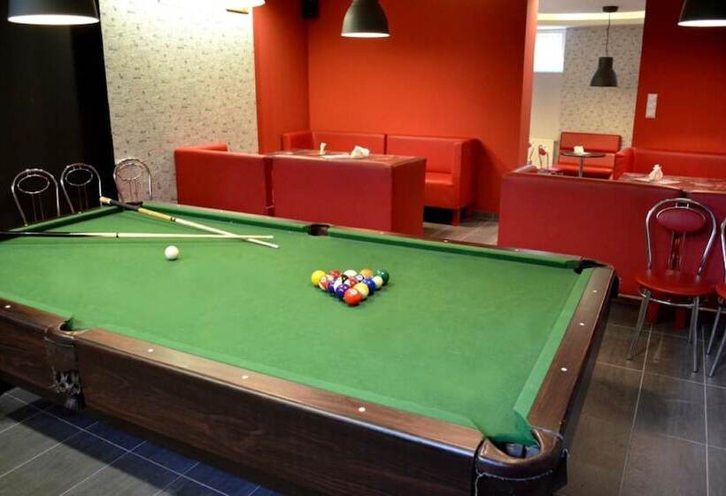 هتل Hostel Malinowski City