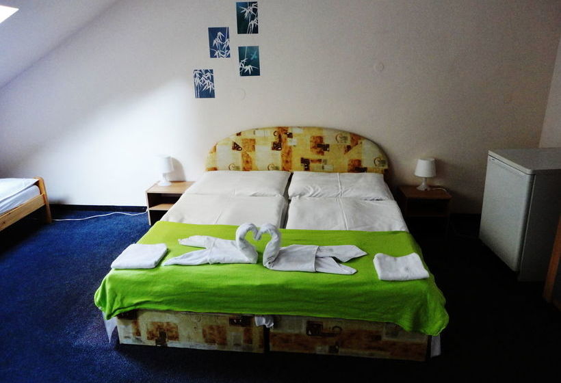 호텔 Jizera Karlovy Vary