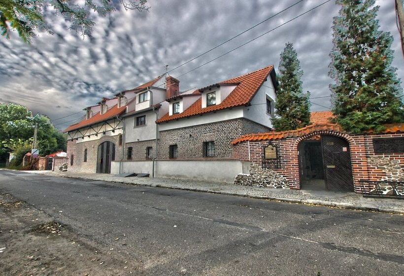 בית מלון כפרי Karczma Rzym & Straszny Dwor