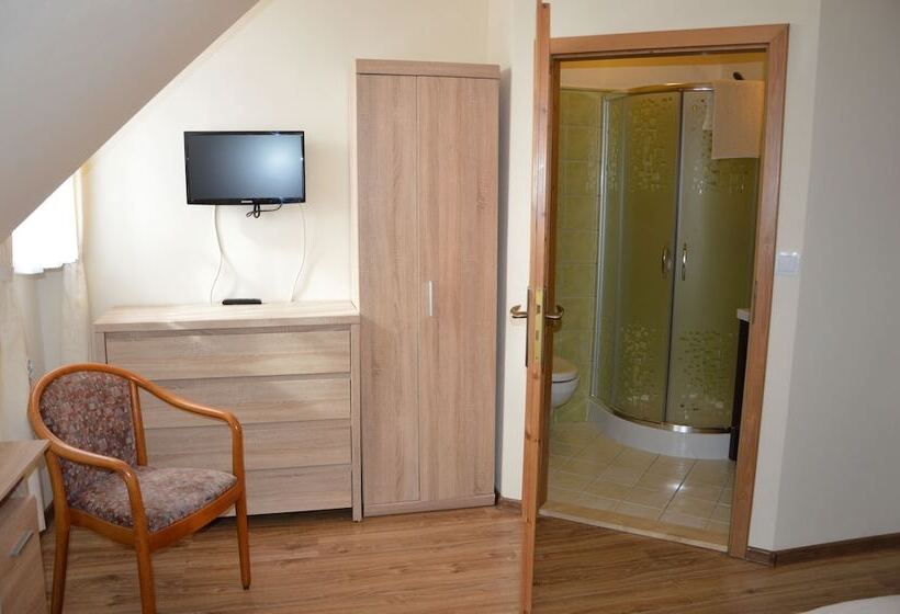 בית מלון כפרי Karczma Rzym & Straszny Dwor