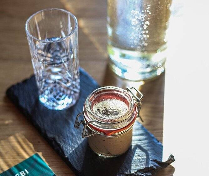 هتل Garni Konvice