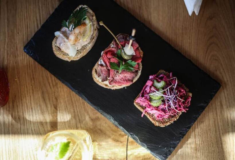 هتل Garni Konvice