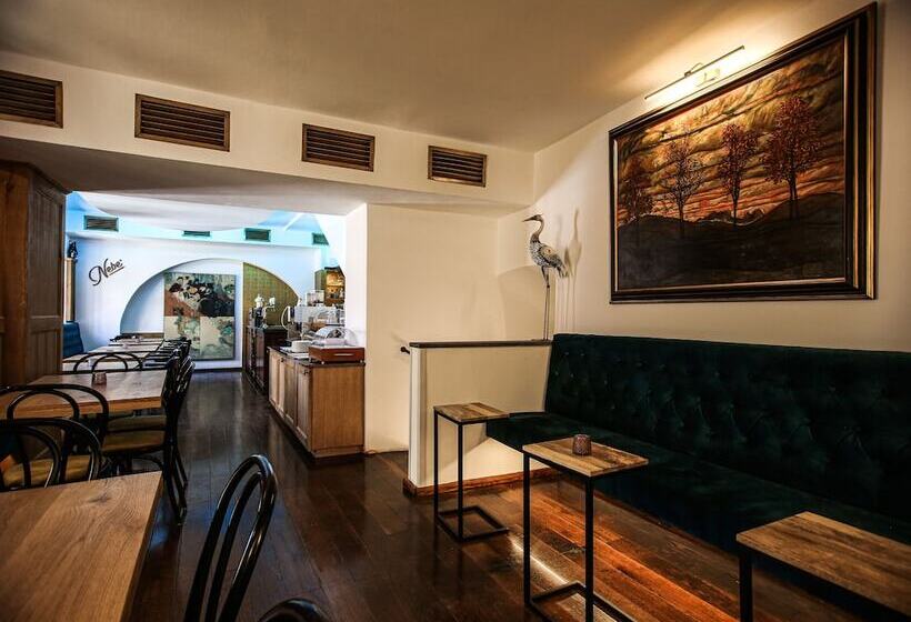 هتل Garni Konvice