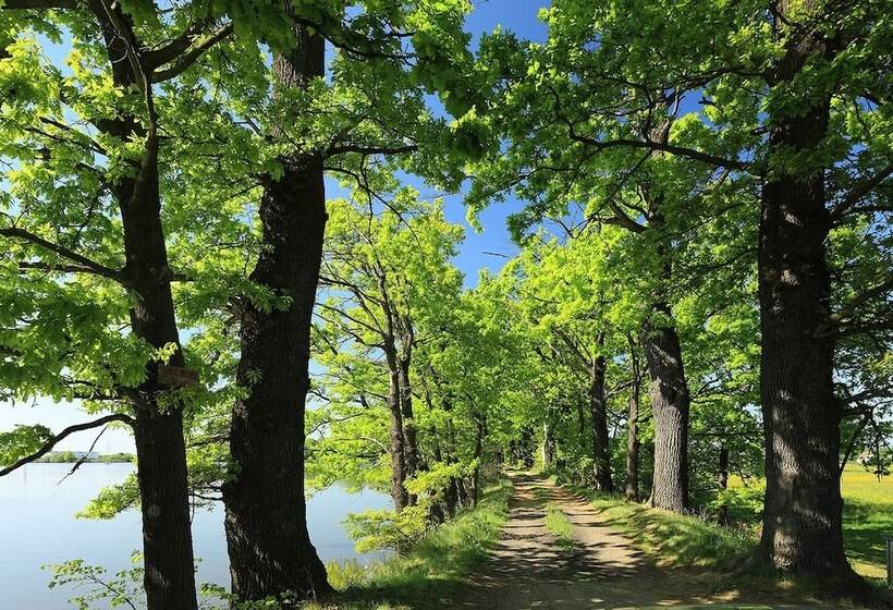 هتل Garni Konvice