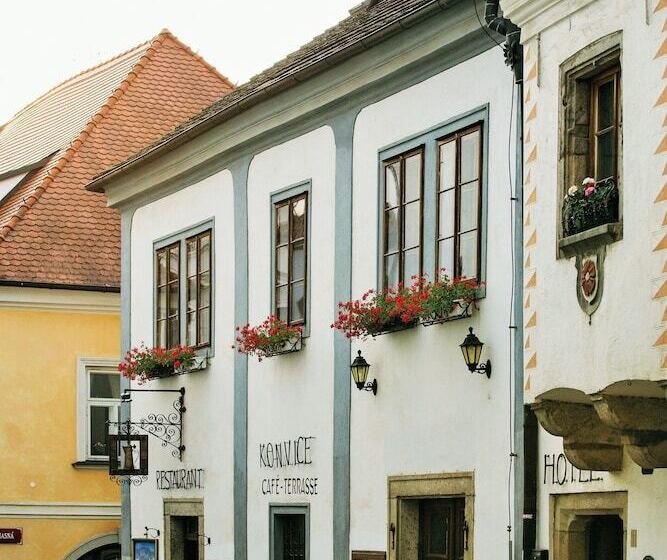 هتل Garni Konvice