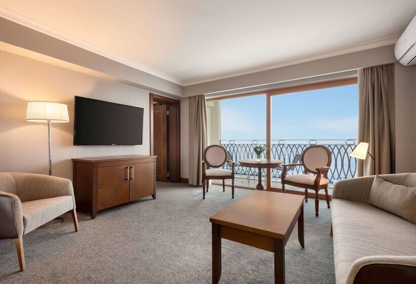 فندق La Quinta By Wyndham Giresun