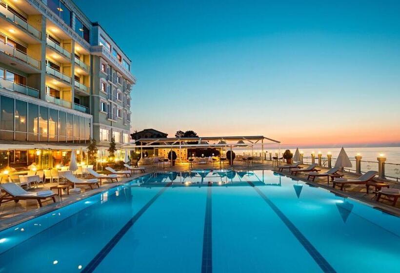 فندق La Quinta By Wyndham Giresun