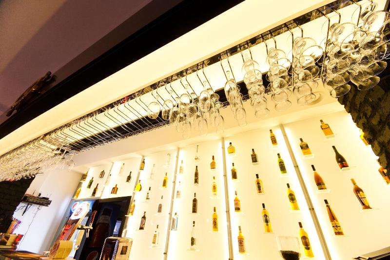 酒店 Malinowski Business