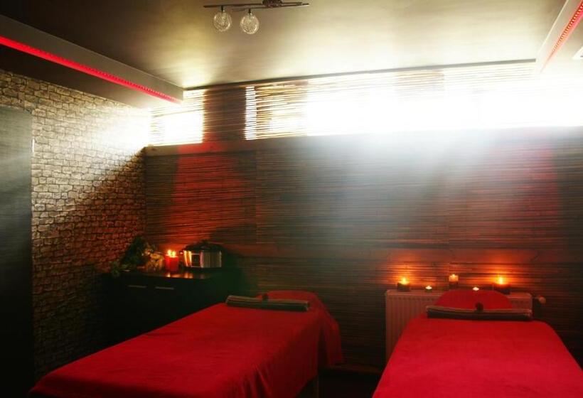 هتل Montebello Bussines & Spa