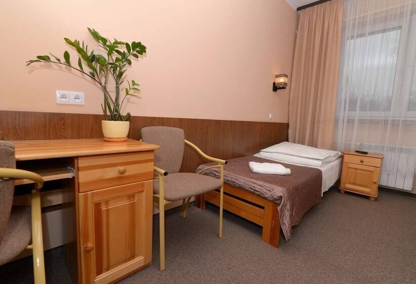 בית מלון כפרי Ośrodek Scsk Optima