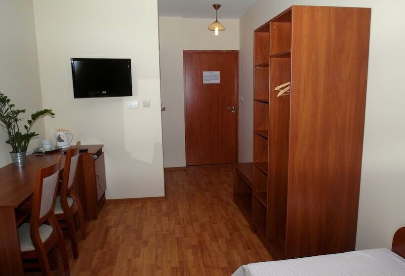 בית מלון כפרי Ośrodek Scsk Optima