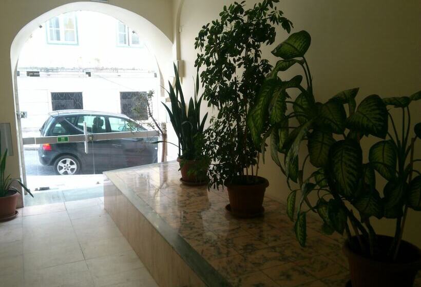 هتل Pensao Estacao Central