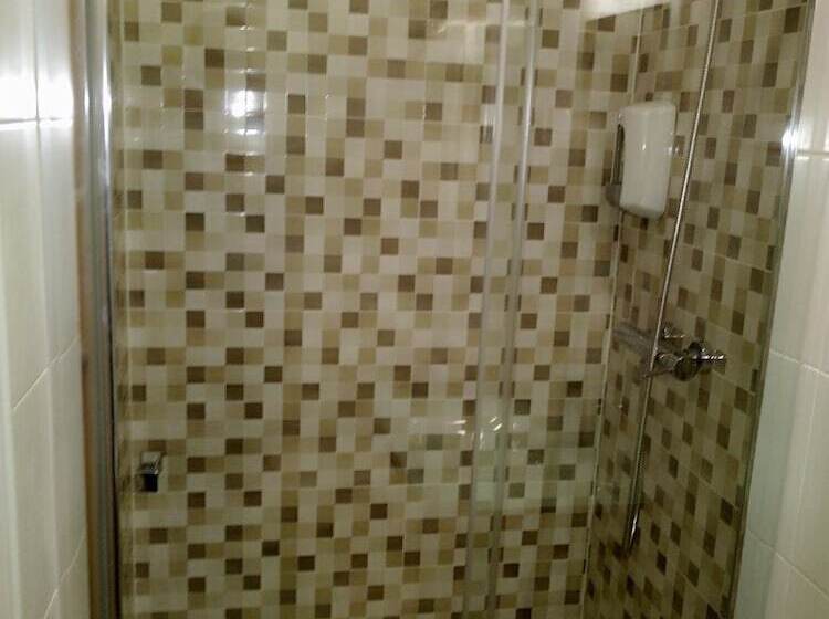 هتل Pensao Estacao Central