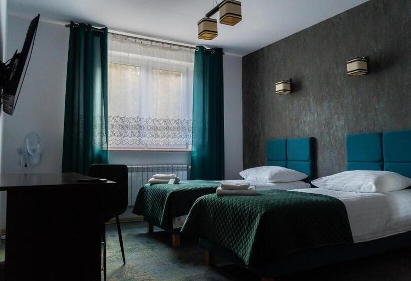 هتل Pensjonat Wrzos