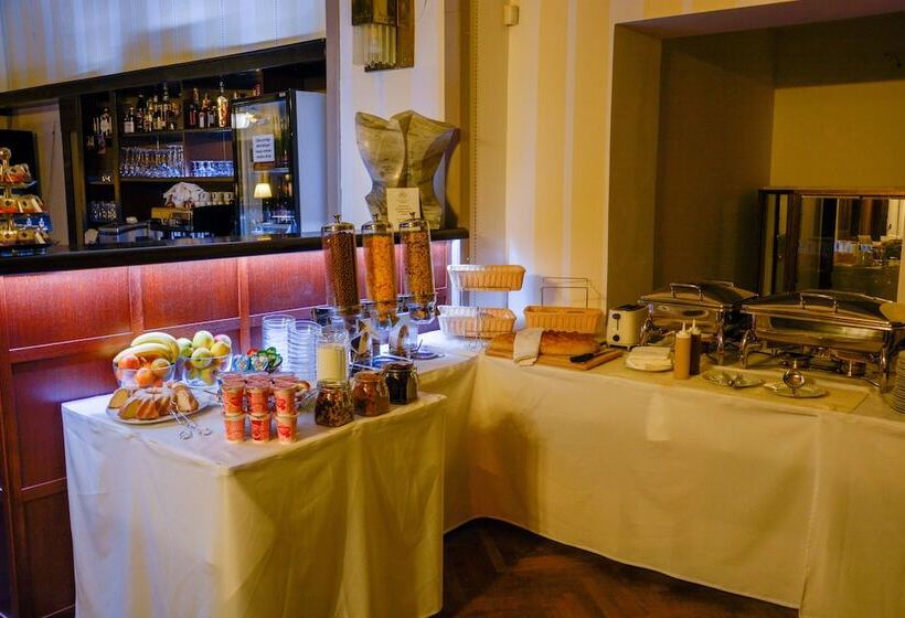 هتل Praha Liberec