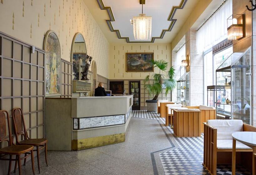 هتل Praha Liberec