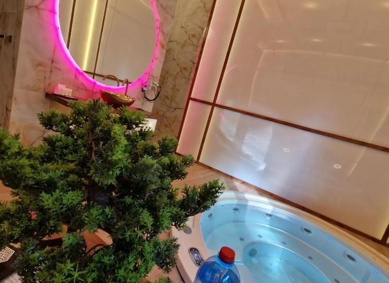 هتل Ramka & Restaurant & Wine Bar