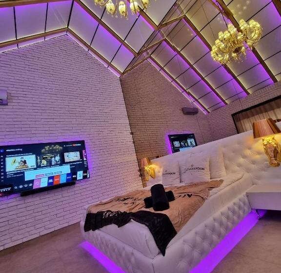 هتل Ramka & Restaurant & Wine Bar