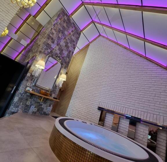 هتل Ramka & Restaurant & Wine Bar