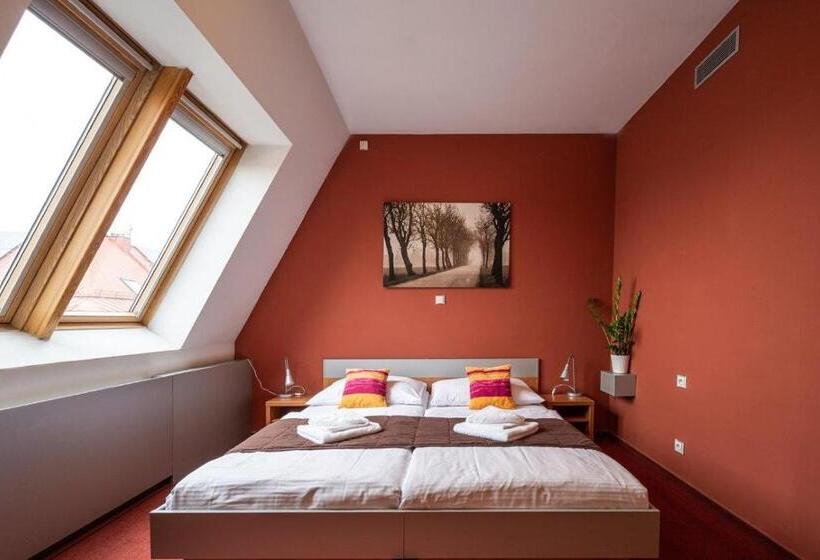 בית מלון כפרי Ruby Blue