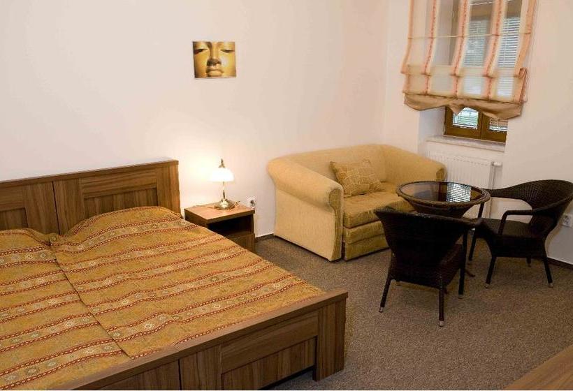 בית מלון כפרי Satyam Pension