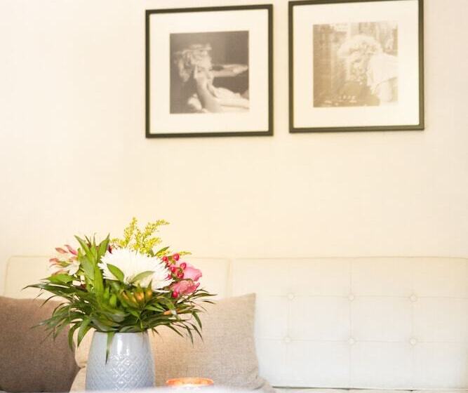 בית מלון כפרי Savoy