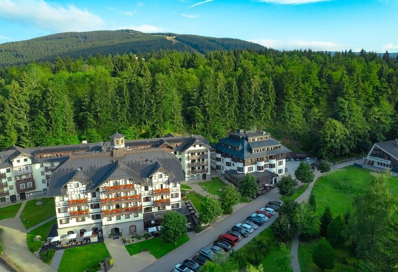 בית מלון כפרי Savoy