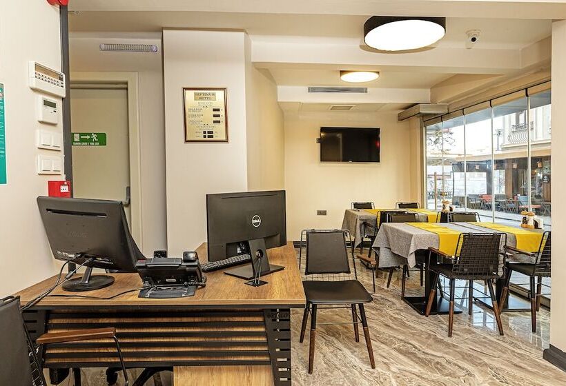 ホテル Septimum